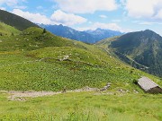 61  Scendiamo ad una baita
